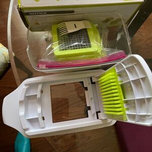 Green and White Vegetable Chopper